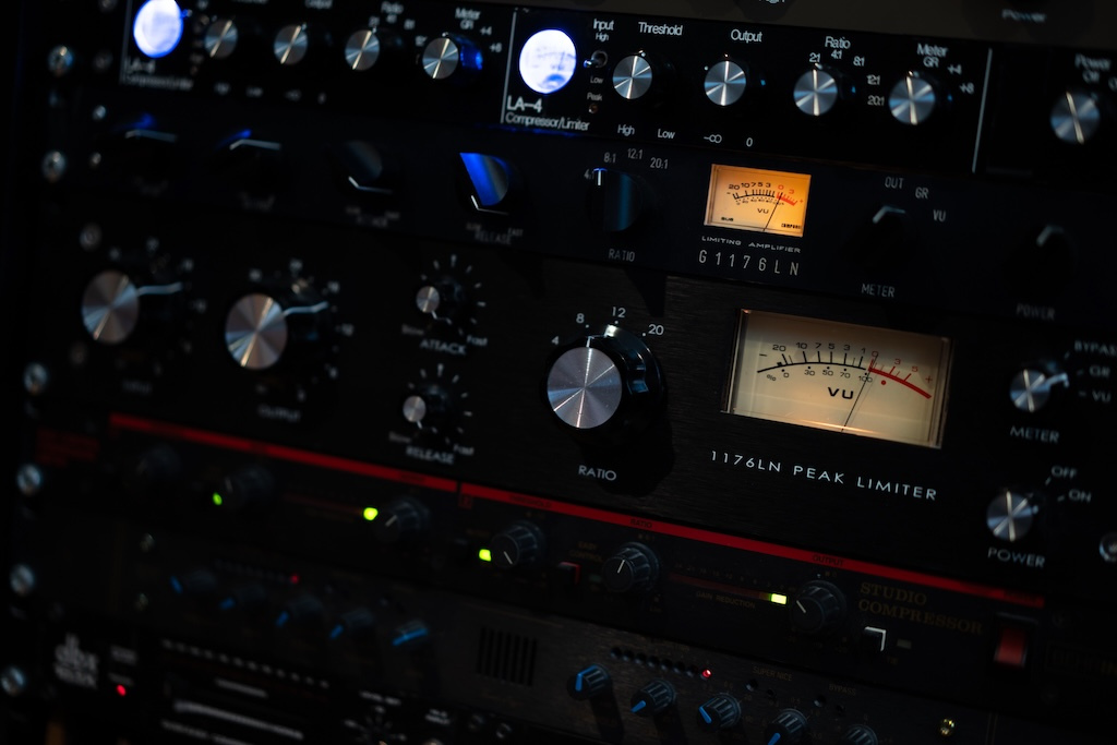 Analogt outboard udstyr i SnakeRocks Rack 1.